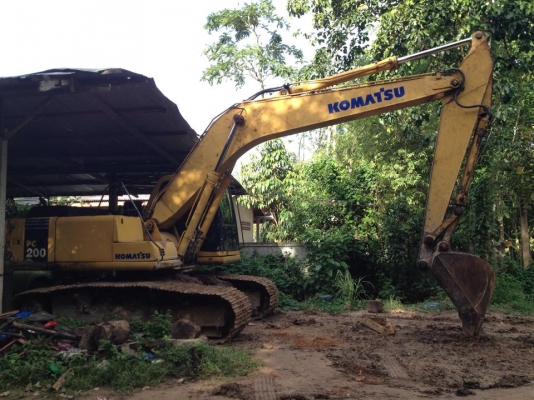 ขาย komatsu pc200 รุ่น6สภาพสวย พร้อมใช้งาน 089-7381303. บอย