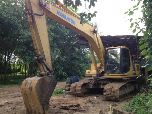 ขาย komatsu pc200 รุ่น6สภาพสวย พร้อมใช้งาน 089-7381303. บอย