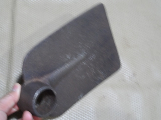 จอบหูกลม ตราจรเข้ อังกฤษ ครับ