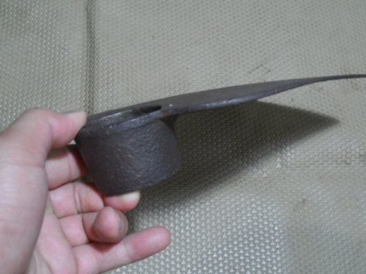 จอบหูกลม ตราจรเข้ อังกฤษ ครับ