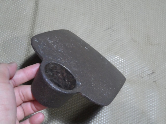 จอบหูกลม ตราจรเข้ อังกฤษ ครับ