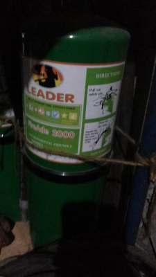 ถังดับเพลิง ยี่ห้อ LEADER เป็นเครื่องดับเพลิงชนิด เหลวระเหย . . ใช้ดับไฟ ประเภท A, B, C, ( ไม้, น้ำมัน, ไฟฟ้า ) มีข้อดี ตรงที่ เมื่อฉีดไปแล้ว จะไม่มีอะไรหลงเหลืออยู่เลย(ระเหยไปหมด) . จึงเหมาะที่จะใช้ในห้องที่มีคุณสมบัติพิเศษ เช่น ห้องคอมพิวเตอร์ ห้องสื่อส