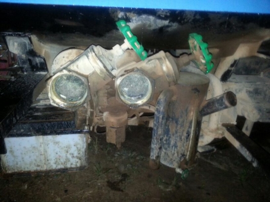 รถฮีโน่ 6 ล้อ 150 แรงม้า. ปี 55 ( รถวิ่ง 2x,xxx กม. ) สนใจติดต่อ 081 - 6079515 รถฮีโน่ 6 ล้อ 150 แรงม้า. ปี 55 ( รถวิ่ง 2x,xxx กม. ) สนใจติดต่อ 081 - 6079515