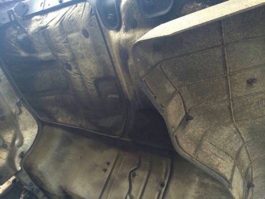 รถอีซูซุ 6 ล้อ ตู้เย็น  NPR 120 แรงม้า. ปี 42  ( ฝาขาว )  สนใจติดต่อ 081 - 6079515