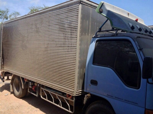 รถอีซูซุ 6 ล้อ ตู้เย็น  NPR 120 แรงม้า. ปี 42  ( ฝาขาว )  สนใจติดต่อ 081 - 6079515