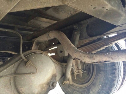 รถอีซูซุ 6 ล้อ ตู้เย็น  NPR 120 แรงม้า. ปี 42  ( ฝาขาว )  สนใจติดต่อ 081 - 6079515