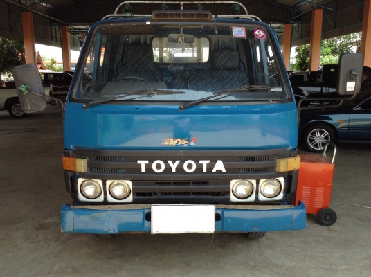 ขาย 6 ล้อ TOYOTA DAINA เครื่อง 115 แรงแน่นไม่หลวม เกียร์สั้น คัสซีสวยตลอดเส้น กระบะปูพื้นเหล็กเรียบร้อย ทะเบียนพร้อมโอน ราคาต่อรองได้