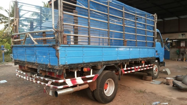 ***ขายแล้วครับขอบคุณ Truck2hand ขาย6ล้อสภาพดีราคาเบาๆ MITSU CANTER FE449TA 115 ห้างแท้ปี38 เครื่องเดิมเกียร์ใหญ่ เกียร์ยาว เครื่อง4D34 115HP เครื่องดีแน่นๆแห้งดีไม่เยิ้ม เกียร์J 6เกียร์เฟืองช้า ช่วงล่างเดิม คัสซีสวยไม่ปะไม่ดาม กระบะพื้นเหล้กตีนเป็ด คอกเหล