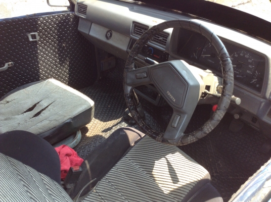 ขาย TOYOTA HERO 2.45D จดทะเบียนปี 33 มีวัดรอบ 2 ไมล์ คัสซีสวย เครื่องแน่น มีคอมแอร์ ล้อแม็กยางเต็ม ลอนกระบะยังสวยอยู่ มีคอกเหล็กให้ด้วย ทะบียนพร้อมโอนครับ ราคาคุยกันได้