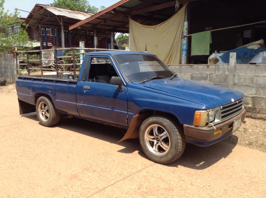 ขาย TOYOTA HERO 2.45D จดทะเบียนปี 33 มีวัดรอบ 2 ไมล์ คัสซีสวย เครื่องแน่น มีคอมแอร์ ล้อแม็กยางเต็ม ลอนกระบะยังสวยอยู่ มีคอกเหล็กให้ด้วย ทะบียนพร้อมโอนครับ ราคาคุยกันได้