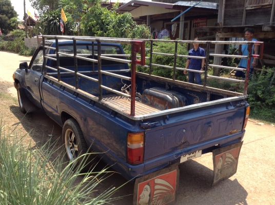 ขาย TOYOTA HERO 2.45D จดทะเบียนปี 33 มีวัดรอบ 2 ไมล์ คัสซีสวย เครื่องแน่น มีคอมแอร์ ล้อแม็กยางเต็ม ลอนกระบะยังสวยอยู่ มีคอกเหล็กให้ด้วย ทะบียนพร้อมโอนครับ ราคาคุยกันได้