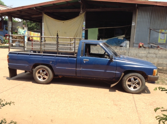 ขาย TOYOTA HERO 2.45D จดทะเบียนปี 33 มีวัดรอบ 2 ไมล์ คัสซีสวย เครื่องแน่น มีคอมแอร์ ล้อแม็กยางเต็ม ลอนกระบะยังสวยอยู่ มีคอกเหล็กให้ด้วย ทะบียนพร้อมโอนครับ ราคาคุยกันได้