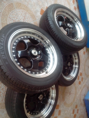 ขายs1ขอบ15/4/100พร้อมยางdunlop185/55/15สวยๆแม็กเดิมๆ