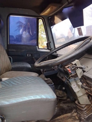 รถอีซูซุ 6 ล้อ โม่ปูน  FTR  165 แรงม้า.  สนใจติดต่อ 081 - 6079515