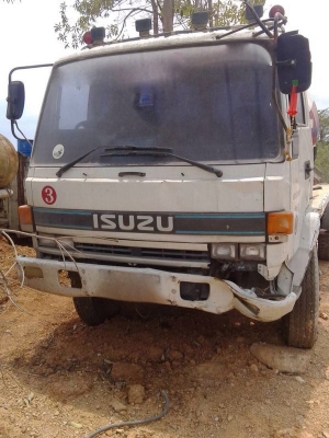 รถอีซูซุ 6 ล้อ โม่ปูน  FTR  165 แรงม้า.  สนใจติดต่อ 081 - 6079515