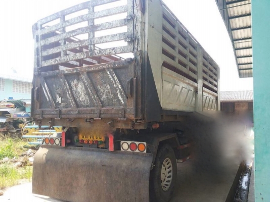 รถนิตสัน 10 ล้อดั้ม 250 แรงม้า. ปี 50  ( ขายแม่ , ลูก )  สนใจติดต่อ 081 - 6079515