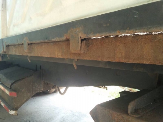 รถนิตสัน 10 ล้อดั้ม 250 แรงม้า. ปี 50  ( ขายแม่ , ลูก )  สนใจติดต่อ 081 - 6079515