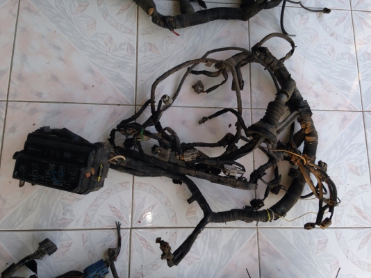 ขายชุดสายไฟเครื่อง4e-fe(มีตัดบ้าง)3ชุด ราคา500