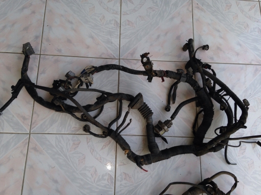 ขายชุดสายไฟเครื่อง4e-fe(มีตัดบ้าง)3ชุด ราคา500