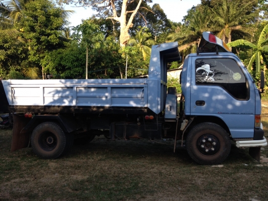 ISUZU NPR   ขายดาวน์ 250,000 บาทค่ะ