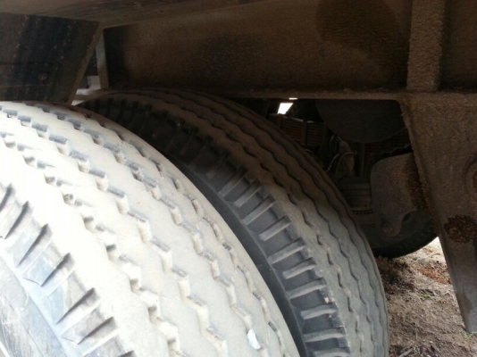 รถฮีโน่ 10 ล้อดั้ม 380 แรงม้า ปี 55  ( ขายแม่ลูก )  ( รถวิ่ง 9x,xxx กม. )  สนใจติดต่อ 081 - 6079515