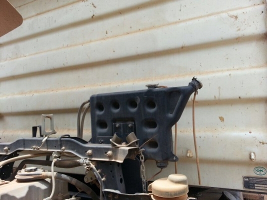 รถฮีโน่ 10 ล้อดั้ม 380 แรงม้า ปี 55  ( ขายแม่ลูก )  ( รถวิ่ง 9x,xxx กม. )  สนใจติดต่อ 081 - 6079515