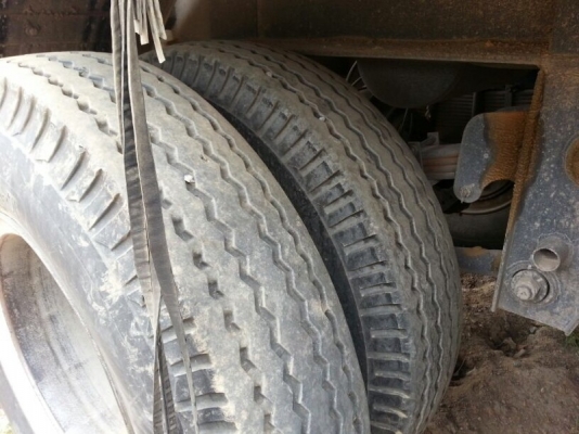 รถฮีโน่ 10 ล้อดั้ม 380 แรงม้า ปี 55  ( ขายแม่ลูก )  ( รถวิ่ง 9x,xxx กม. )  สนใจติดต่อ 081 - 6079515