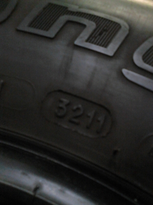 205/70R15  BF G00DBRICH Long trail T/A  tour มี 2 เส้น  Tel.081-427-3941