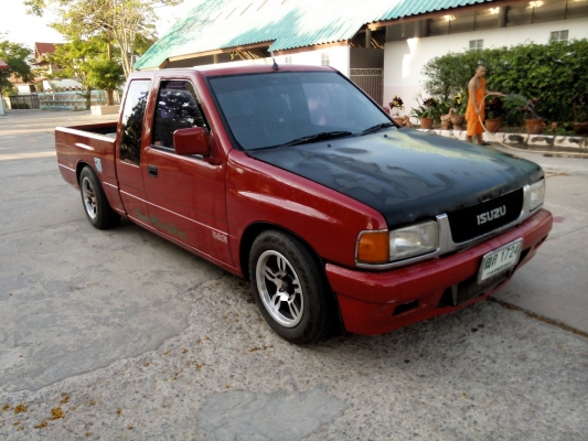 ขายกะบะอีซูซุมังกรทอง ปี 94 แต่งสวย พร้อมเครื่องเสียง พร้อมใช้งานครับ