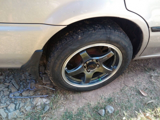 ฮอนด้าซิตี้ท้ายซีปี2001เกียร์ออโต้กระจกไฟฟ้าติดแก๊สหัวฉีดประหยัดมากๆล้อแมกรถสวยบางๆทั้งคันสอาดมากขี่นิ่ม ช่วงล่างเยี่ยมไม่ต้องซ่อมพร้อมใช้ จัดไฟแนนได้แสนห้า ขายสด 100000บาท 0857335697 เอ็ม