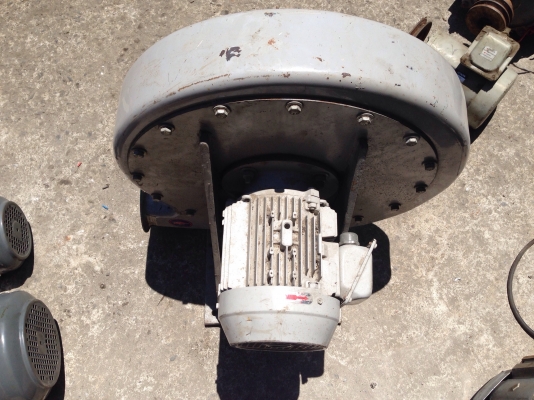 ขายริงโบวเวอร์ Toshiba 3 HP. 2800 RPM. 380 V สภาพสวยมาก วิ่งนิ่ม พร้อมใช้งาน