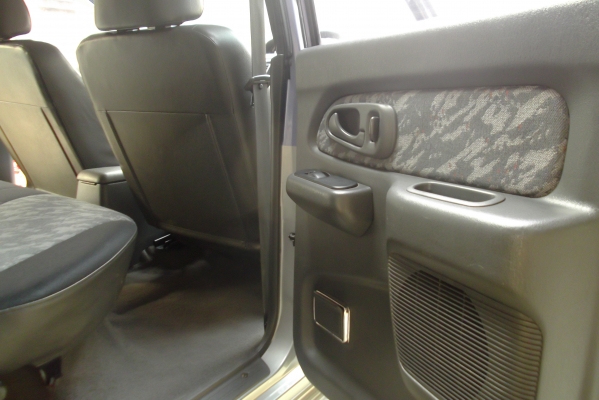 มิตซูบิชิ ปี43 4ประตู