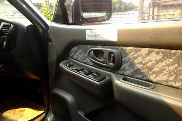 มิตซูบิชิ ปี43 4ประตู