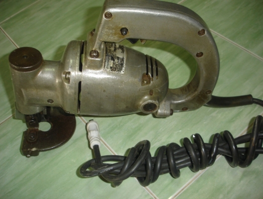 ขายกรรไกรตัดเหล็กแผ่น hitachi ตัวมิเนียม ตัดเหล็กหนาได้ 2mm