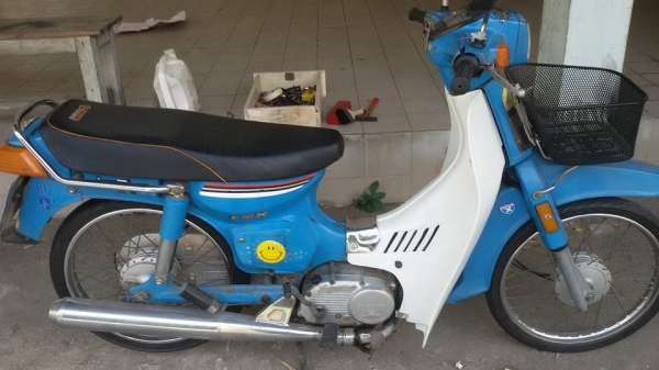 ซูซูกิRC80