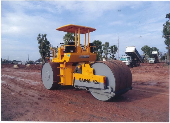 รถบดถนน 3ล้อเหล็ก SAKAI รุ่น R2S