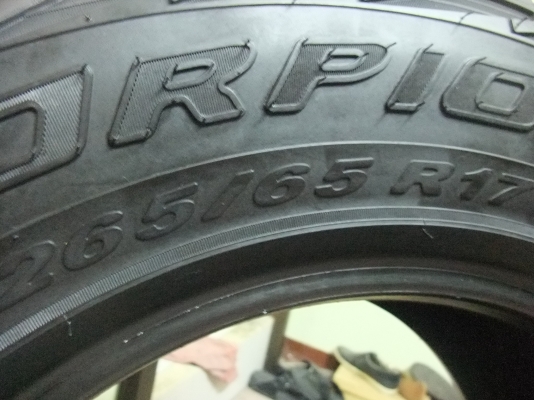 ยาง pirelli 265/65/17 ปี11