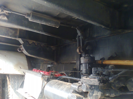 กระบะ 10 ล้อ กระบะเหล็กข้างเรียบ ดัมพ์ ยาว 6.20 เมตร อุปกรณ์ครบชุด