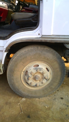 สิบล้อ FM 1J 210 แรงม้า เครื่องดี คัสซีสวย รถปี 41 ชอบราคาเท่าไรต่อรองกันได้ครับ