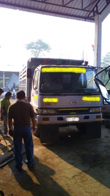 สิบล้อ FM 1J 210 แรงม้า เครื่องดี คัสซีสวย รถปี 41 ชอบราคาเท่าไรต่อรองกันได้ครับ