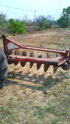 รถไถ KUBOTA 8030 DT 4WD เครื่องดี เกียร์ดี สีเดิม ๆ มีทะเบียนครบ ชอบราคาเท่าไร ต่อรองกันได้ครับ