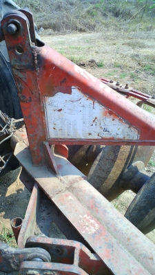 รถไถ KUBOTA 8030 DT 4WD เครื่องดี เกียร์ดี สีเดิม ๆ มีทะเบียนครบ ชอบราคาเท่าไร ต่อรองกันได้ครับ