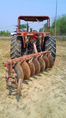 รถไถ KUBOTA 8030 DT 4WD เครื่องดี เกียร์ดี สีเดิม ๆ มีทะเบียนครบ ชอบราคาเท่าไร ต่อรองกันได้ครับ