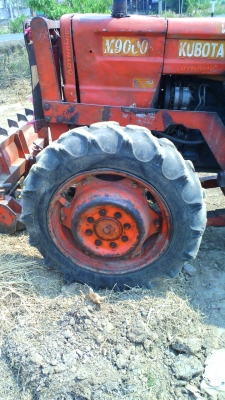 รถไถ KUBOTA 8030 DT 4WD เครื่องดี เกียร์ดี สีเดิม ๆ มีทะเบียนครบ ชอบราคาเท่าไร ต่อรองกันได้ครับ