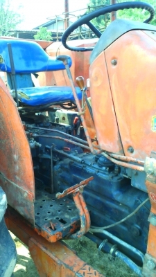 รถไถ KUBOTA 8030 DT 4WD เครื่องดี เกียร์ดี สีเดิม ๆ มีทะเบียนครบ ชอบราคาเท่าไร ต่อรองกันได้ครับ