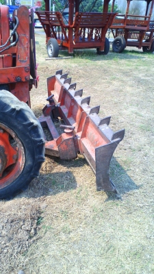 รถไถ KUBOTA 8030 DT 4WD เครื่องดี เกียร์ดี สีเดิม ๆ มีทะเบียนครบ ชอบราคาเท่าไร ต่อรองกันได้ครับ