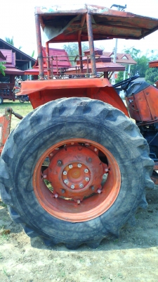 รถไถ KUBOTA 8030 DT 4WD เครื่องดี เกียร์ดี สีเดิม ๆ มีทะเบียนครบ ชอบราคาเท่าไร ต่อรองกันได้ครับ