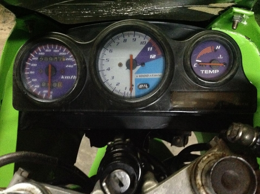 ขายครับ KR 150 รถไม่มีปัญหาอะไรครับ ลดเหลือ 6,000 บาทครับ ขายครับ KR 150 รถไม่มีปัญหาอะไรครับ ลดเหลือ 6,000 บาทครับ