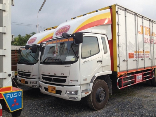 MITSUBISHI FUSO 6 ล้อตู้บรรทุก 10 บาน