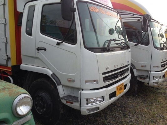 MITSUBISHI FUSO 6 ล้อตู้บรรทุก 10 บาน